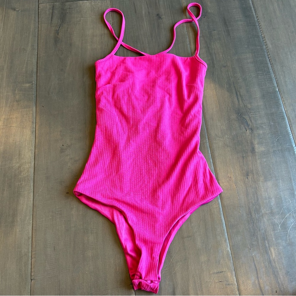 Showpo Open Back Bodysuit - Picture 3 of 6